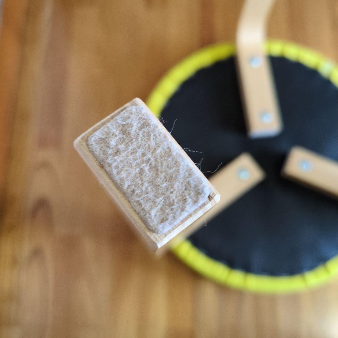 【みょん】円形スツール 3本脚　ミナペルホネン　choucho