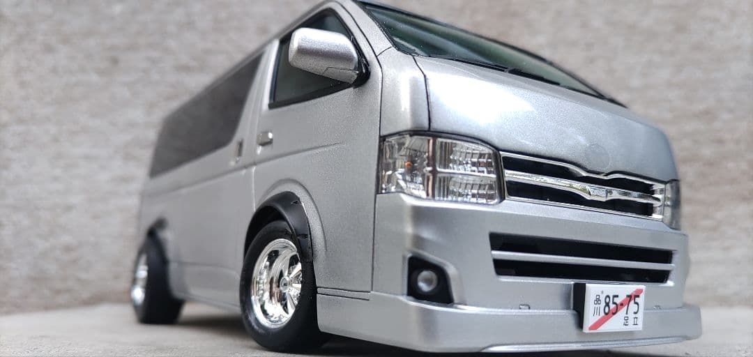 アオシマ1/24 ザ・チューンドカー ホットロッド風 ハイエース完成品