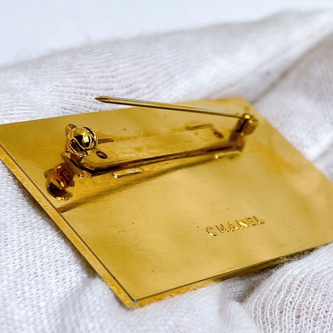 シャネル　刻印有　ココロゴプレート　ブローチ ヴィンテージ　スクエア