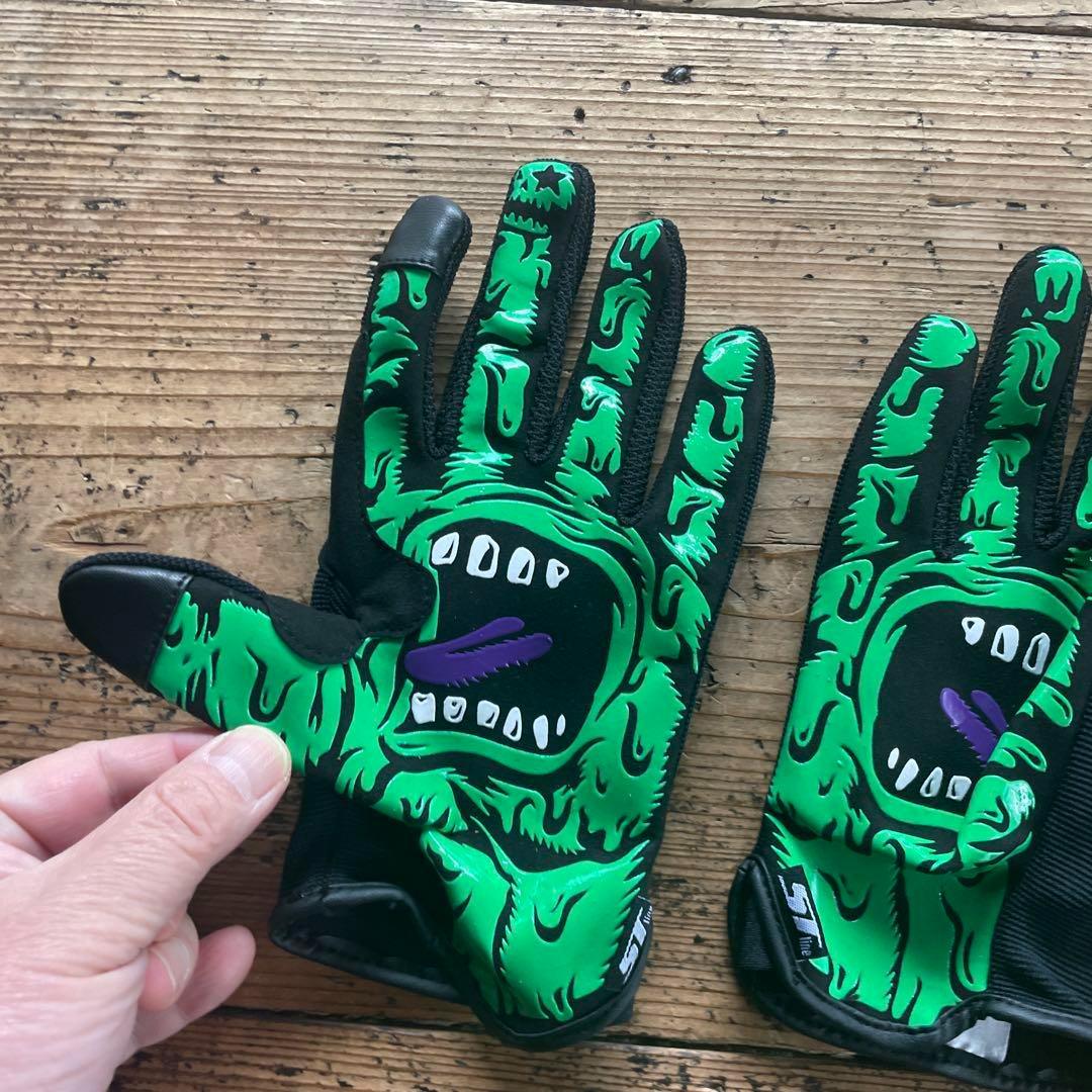 専用　新品　サンタクルーズ x MxMxM スクリーミングハンドグローブ　黒緑