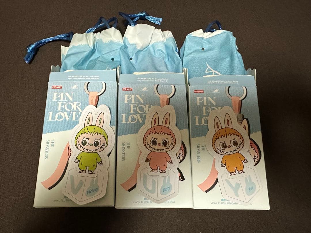 Labubu らぶぶ ぬいぐるみペンダント イニシャル 正規品