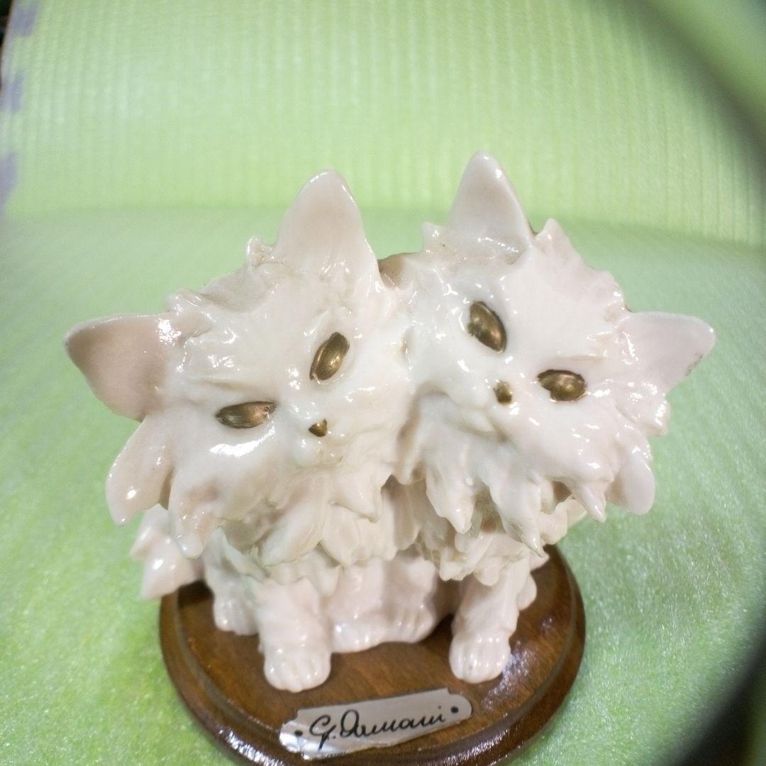 アンティークな猫の置物　仲良し　白猫　ペルシャ？　長毛種？　Whitecat
