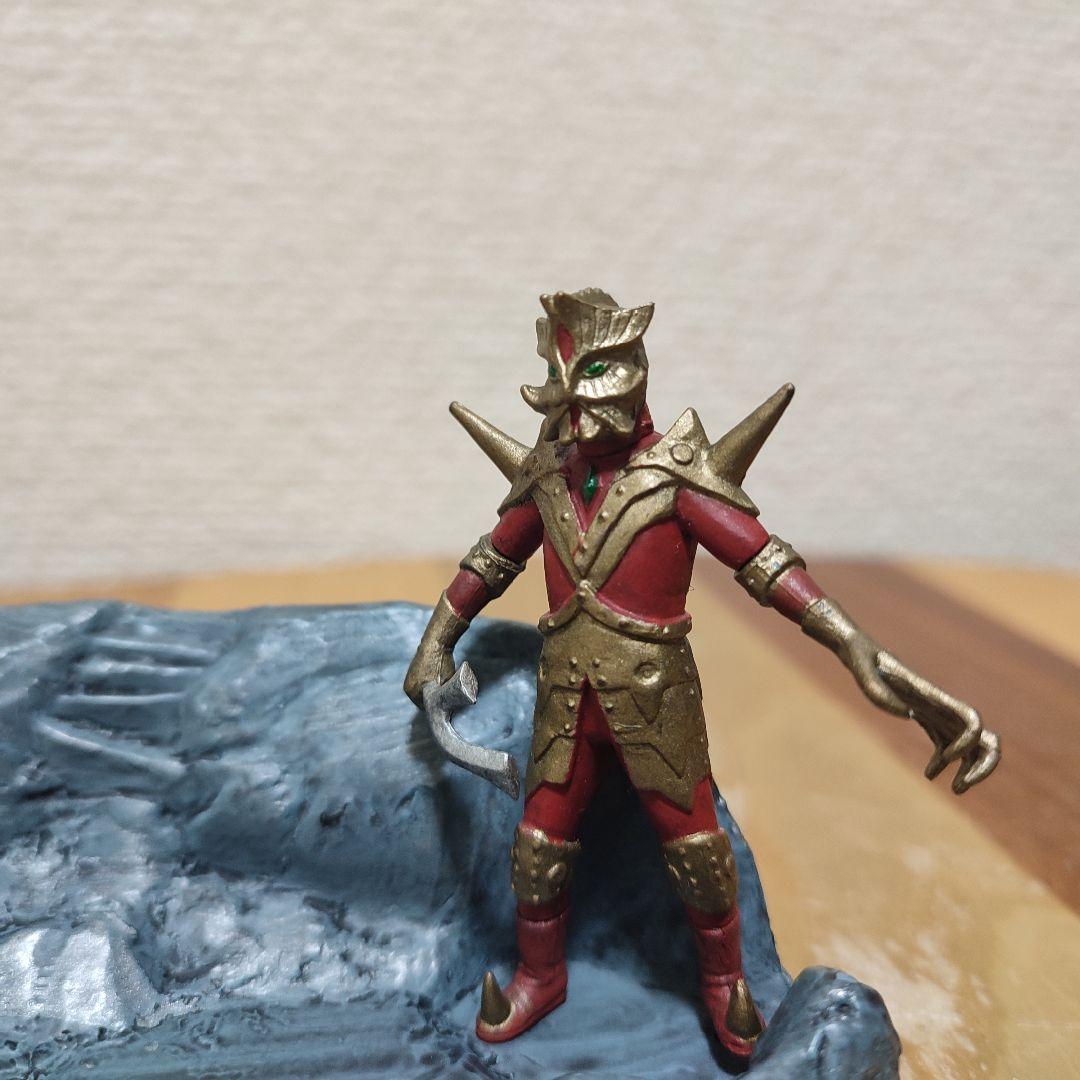 ウルトラ怪獣戯画　銀河に散った5つの星　フィギュア　食玩　バンダイ　ジオラマ