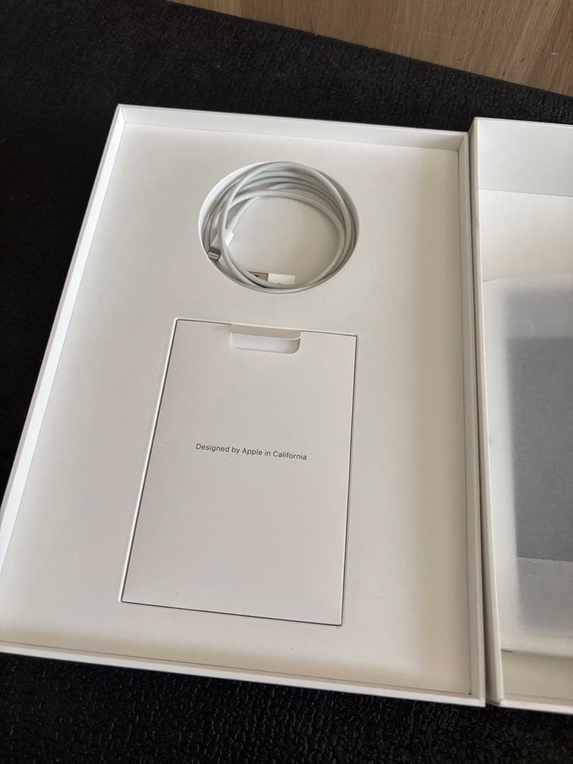 iPad 第7世代 10.2 インチ32GB WiFi シルバー箱入り