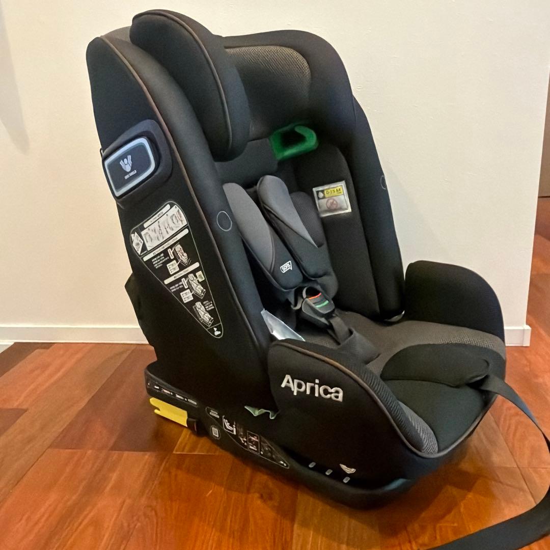 Aprica フォームフィット　ISOFIX セーフティプラス