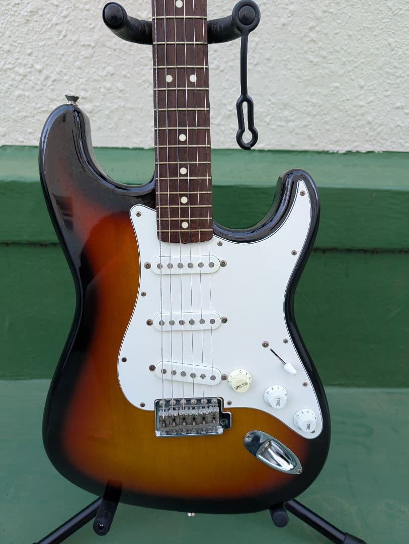 hide【ジャンク】Fender ST STD ストラトキャスター