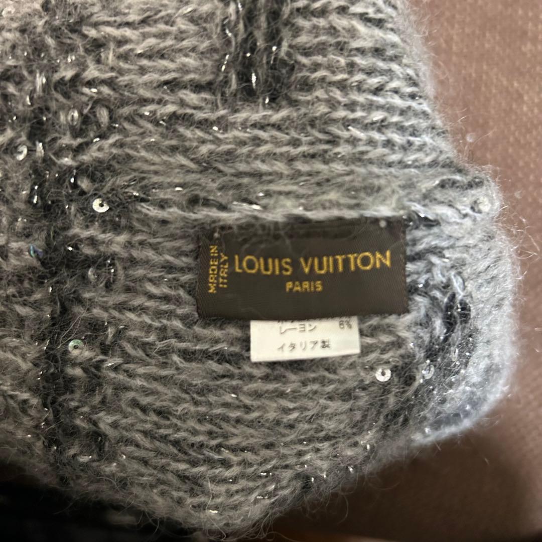 LOUIS VUITTON グレー ニット帽 ビーズ装飾