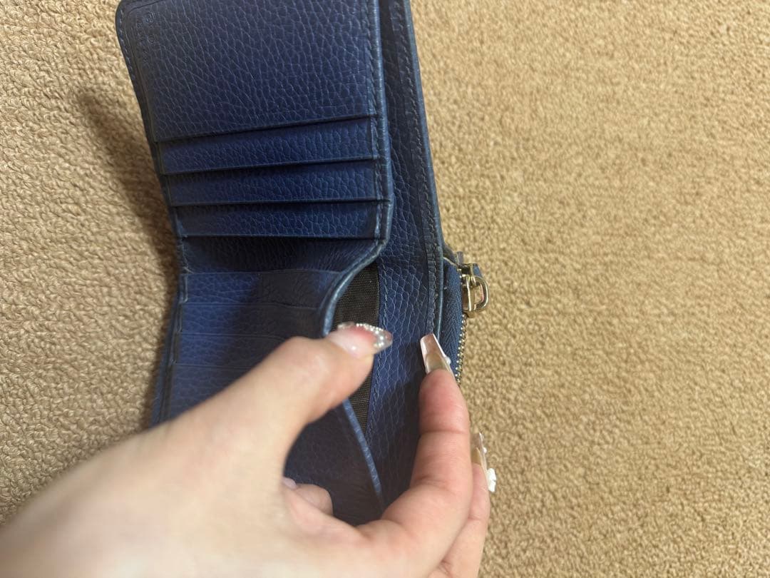 【Yukkusu 】GUCCI二つ折り財布 GGキャンバス