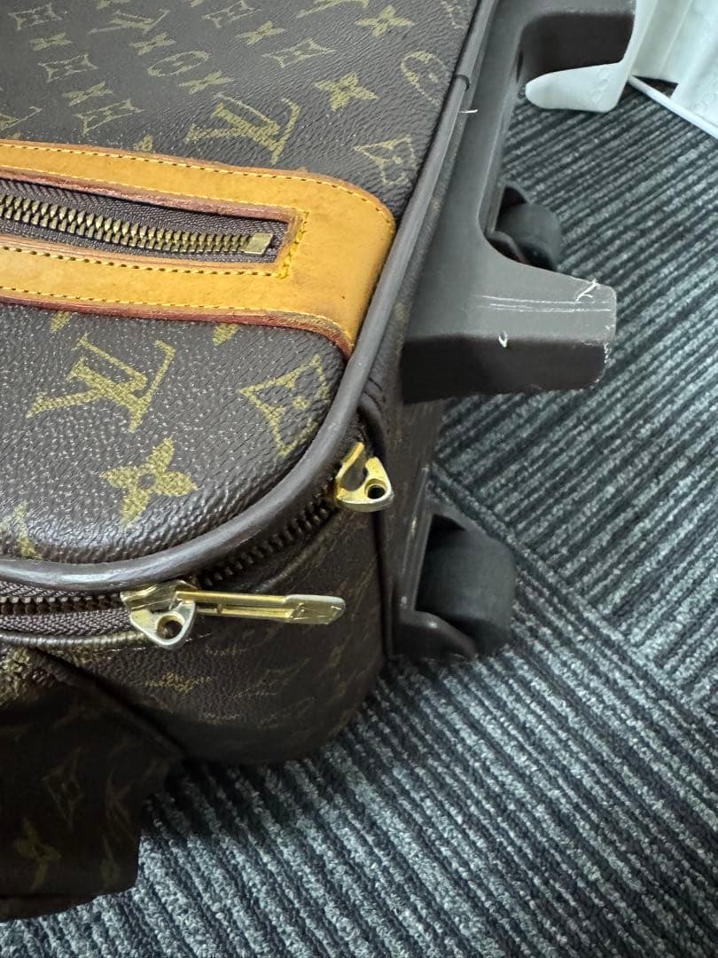 LOUIS VUITTON キャリーケース