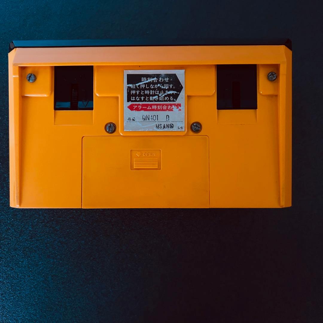 SEIKOパタパタ目覚まし時計 サービス付き　乾電池式オレンジ昭和レトロ