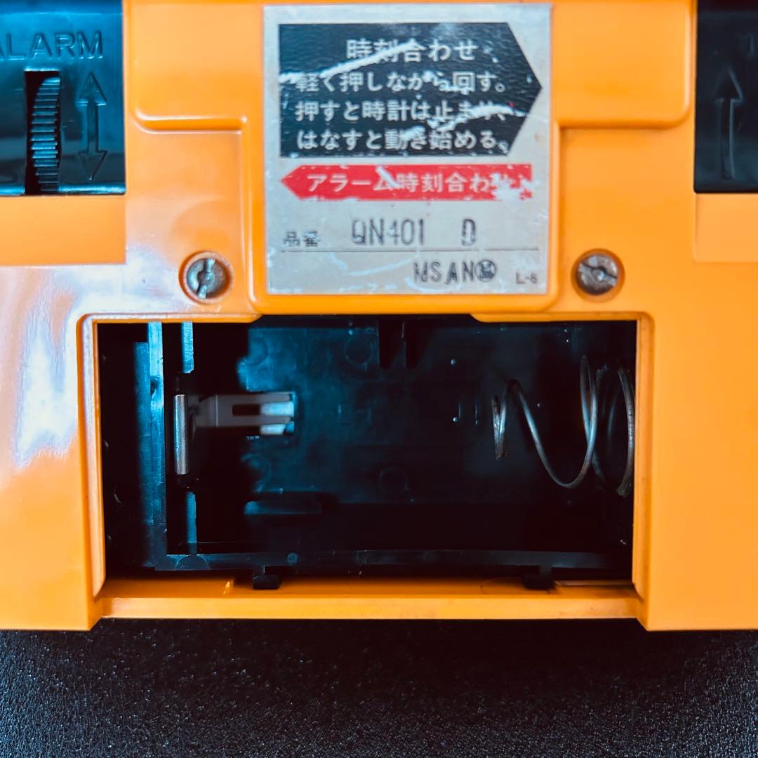 SEIKOパタパタ目覚まし時計 サービス付き　乾電池式オレンジ昭和レトロ