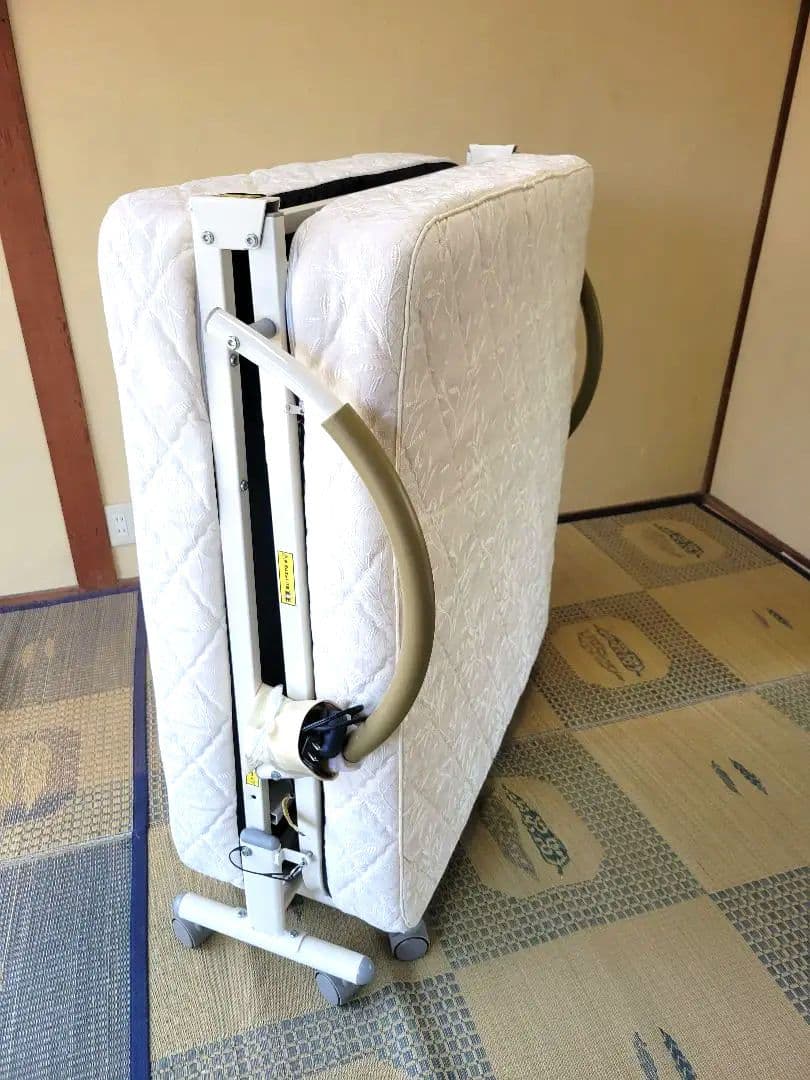 折りたたみ電動ベッド / シングルサイズ / ホワイト