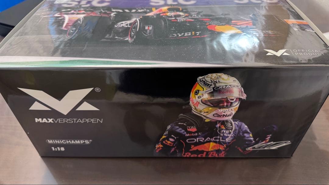 ミニチャンプス Red Bull モデルカー 1/18 RB18