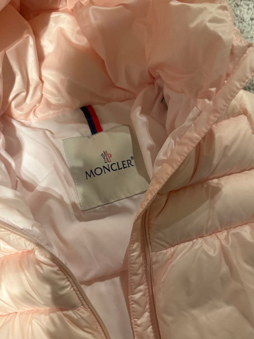 美品　MONCLER フード付きダウンジャケット ピンク　試着のみ　12/18M