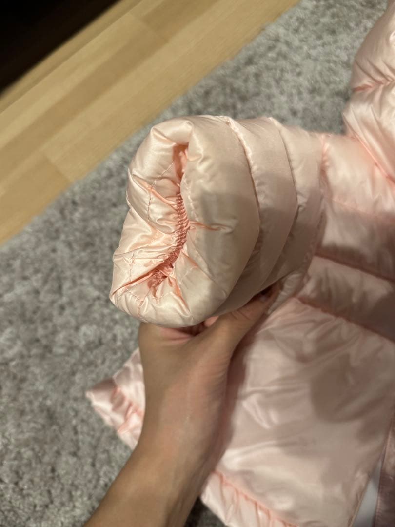 美品　MONCLER フード付きダウンジャケット ピンク　試着のみ　12/18M