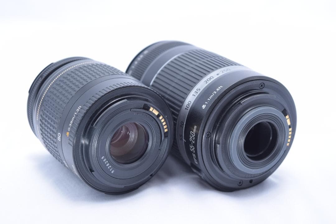 ✨綺麗なボディー✨　Canon EOS Kiss X70 デジタル一眼レフカメラ