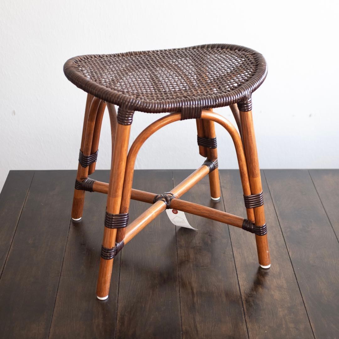 ラタン製スツール