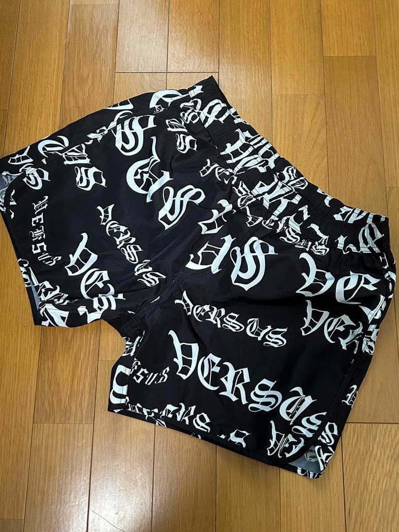 最終セール！超かっこいい！Versus versace milano 水着