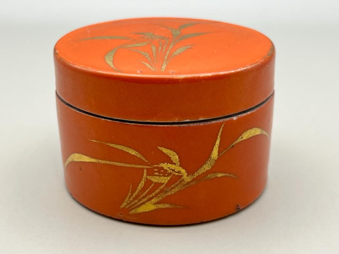 【海】中国清朝時代　金彩珊瑚釉香合　手絵　骨董品　時代物　美術品