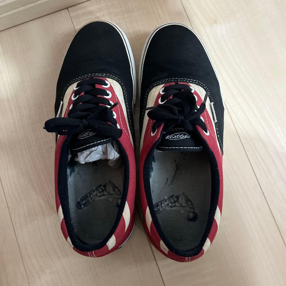 Vans ホソイスニーカー 黒/赤/クリーム