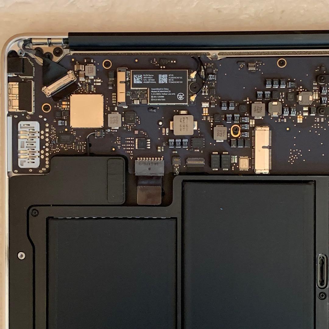 ジャンク MacBook Air 13インチ Eariy 2015 壊れています