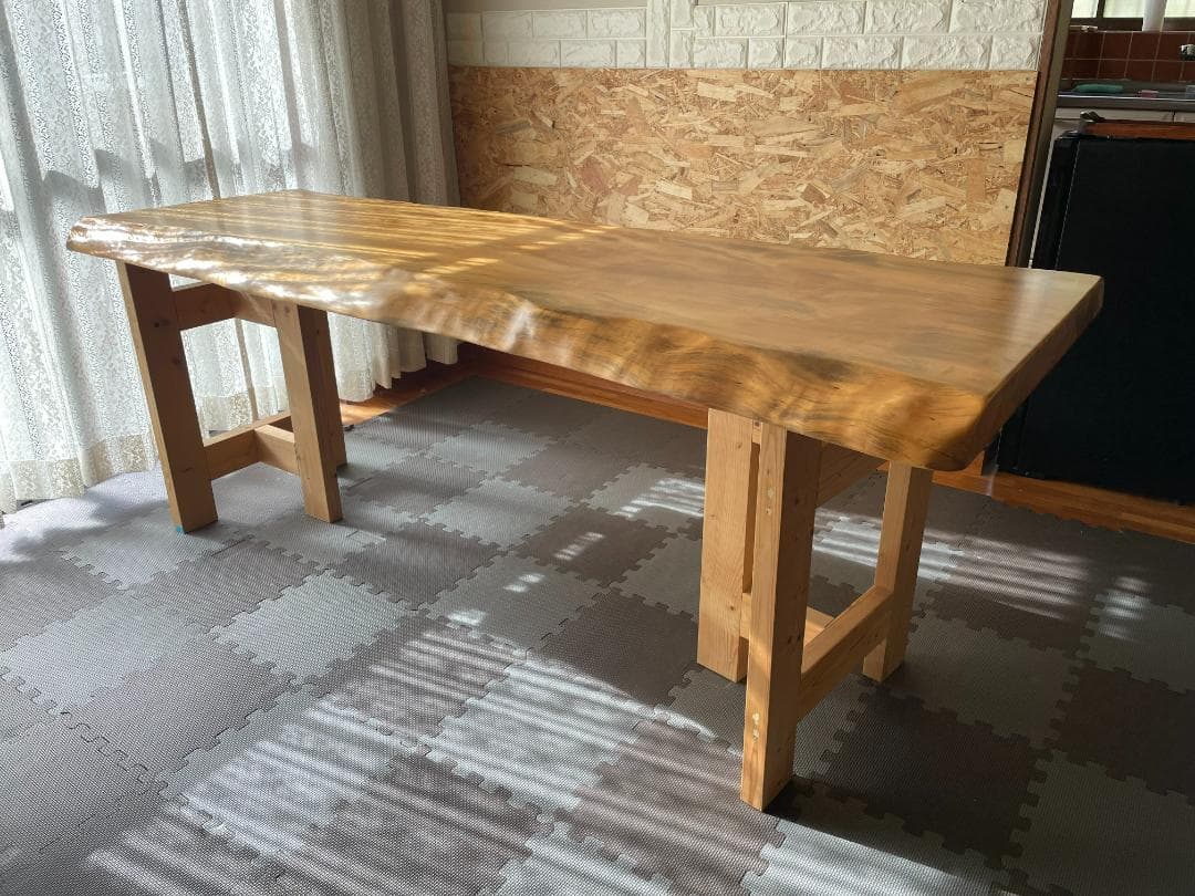 M*g様 【人気】一枚板テーブル 栃 橡 トチ 脚付き ダイニングテーブル
