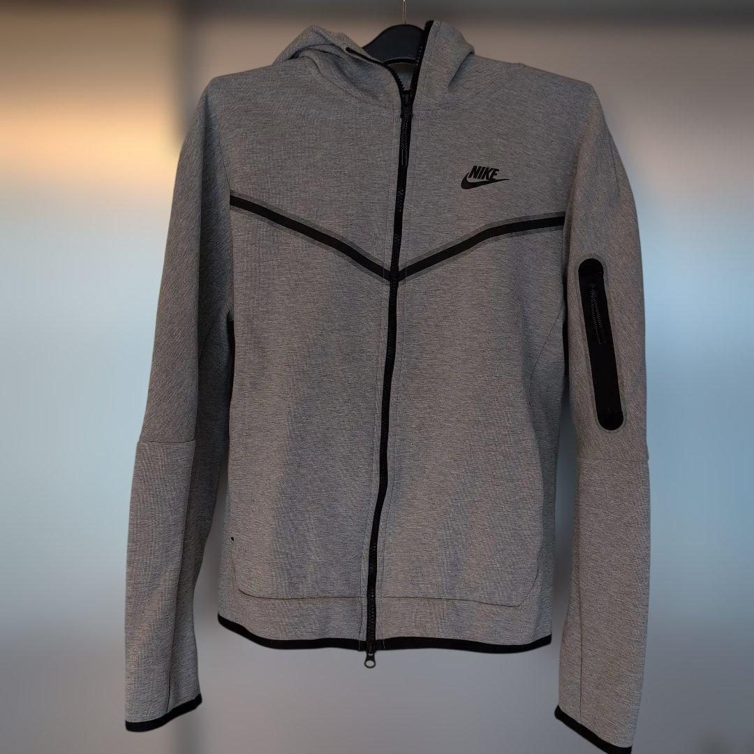 NIKE　テックフリース グパーカー ジッパー付き