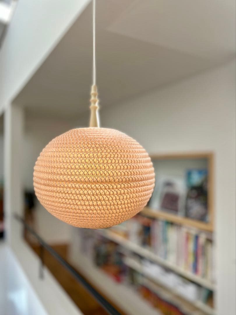 独60年代　Temde 漆塗り木材とファイバーグラス　ヴィンテージ・ペンダント