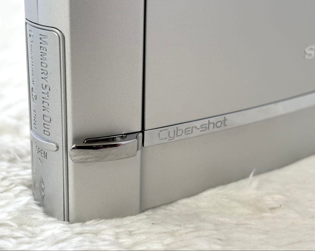 【SONY】Cyber-shot DSC-T30 デジカメ シルバー　コンデジ