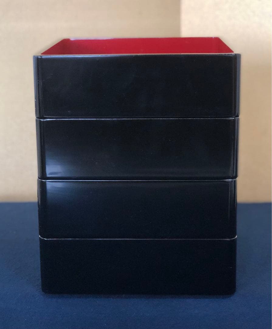 《レ》黒内朱 沈金松竹梅 四段重 替蓋付 木箱　251117え2