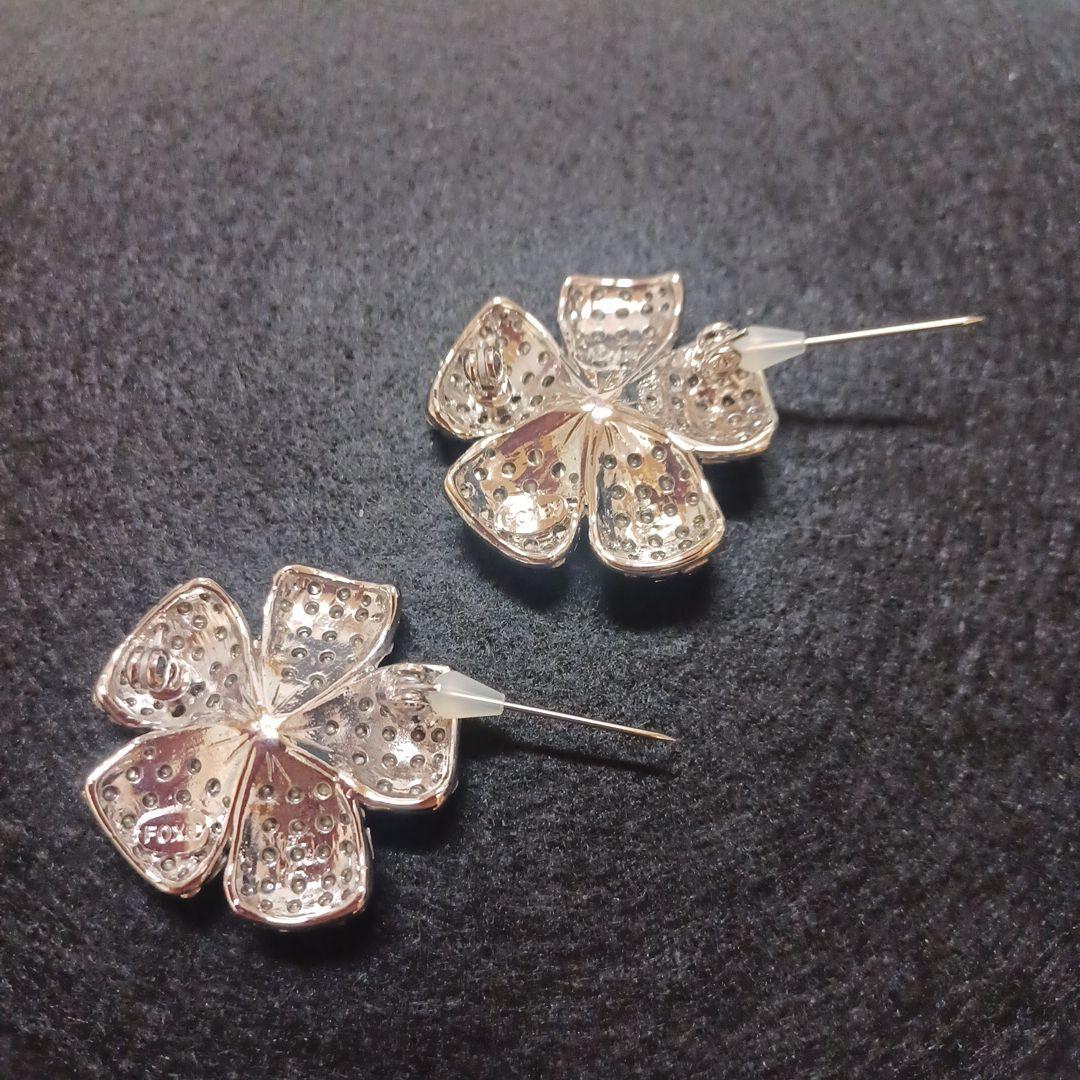 フォクシー　FOXEY　ブローチ　クリアー・グレー