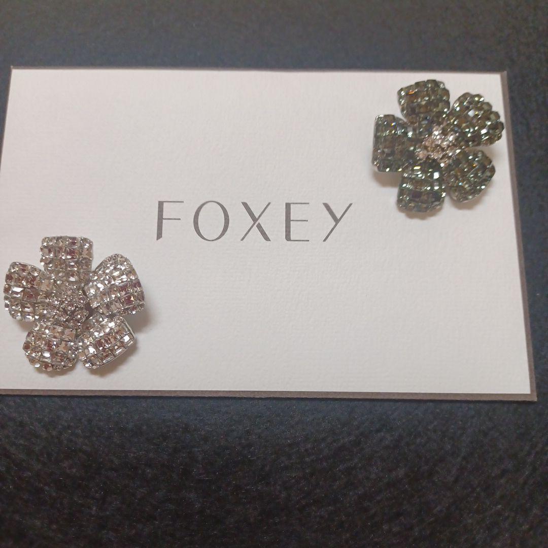 フォクシー　FOXEY　ブローチ　クリアー・グレー