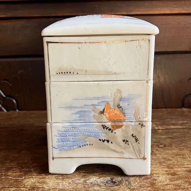 江戸時代 骨董 アンティーク 三段重 縁起物 亀 お重 重箱 染付 金彩 伊万里