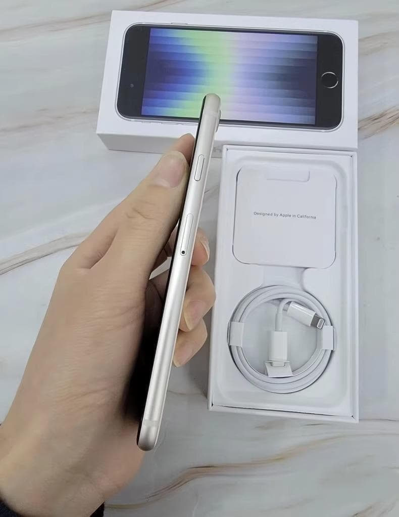 【期間限定／超美品】iPhone SE3 128GB｜SIMフリー｜スターライト