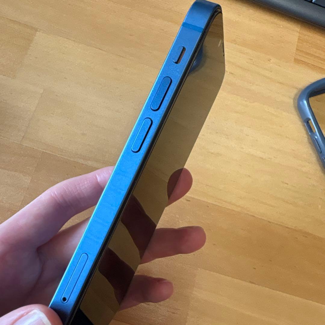 Apple iPhone 13 128GB SIMフリー　ブルー ケース付き