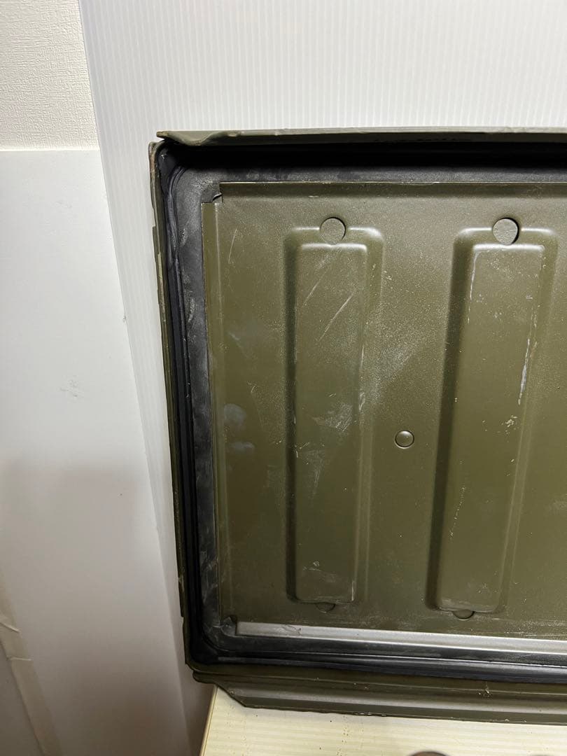 ミリタリー防水スチールケース（ビンテージ放出品）