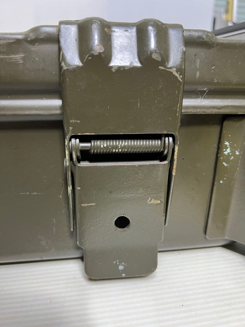 ミリタリー防水スチールケース（ビンテージ放出品）