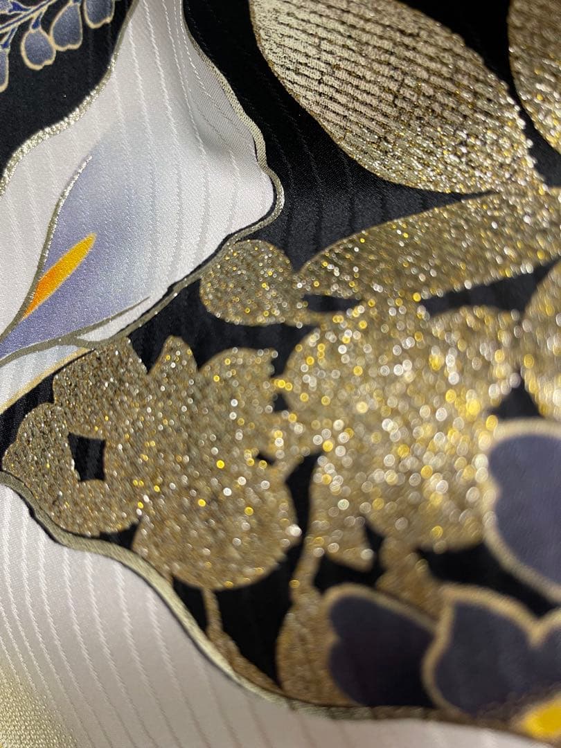 記憶に残る個性溢れる振袖【藤 カラー◆黒】ラインストーン 金 白 ブラック