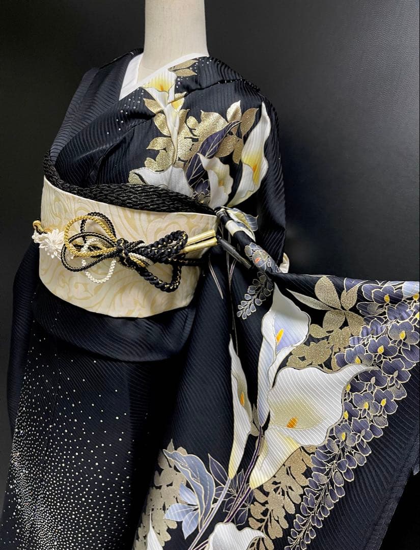 記憶に残る個性溢れる振袖【藤 カラー◆黒】ラインストーン 金 白 ブラック