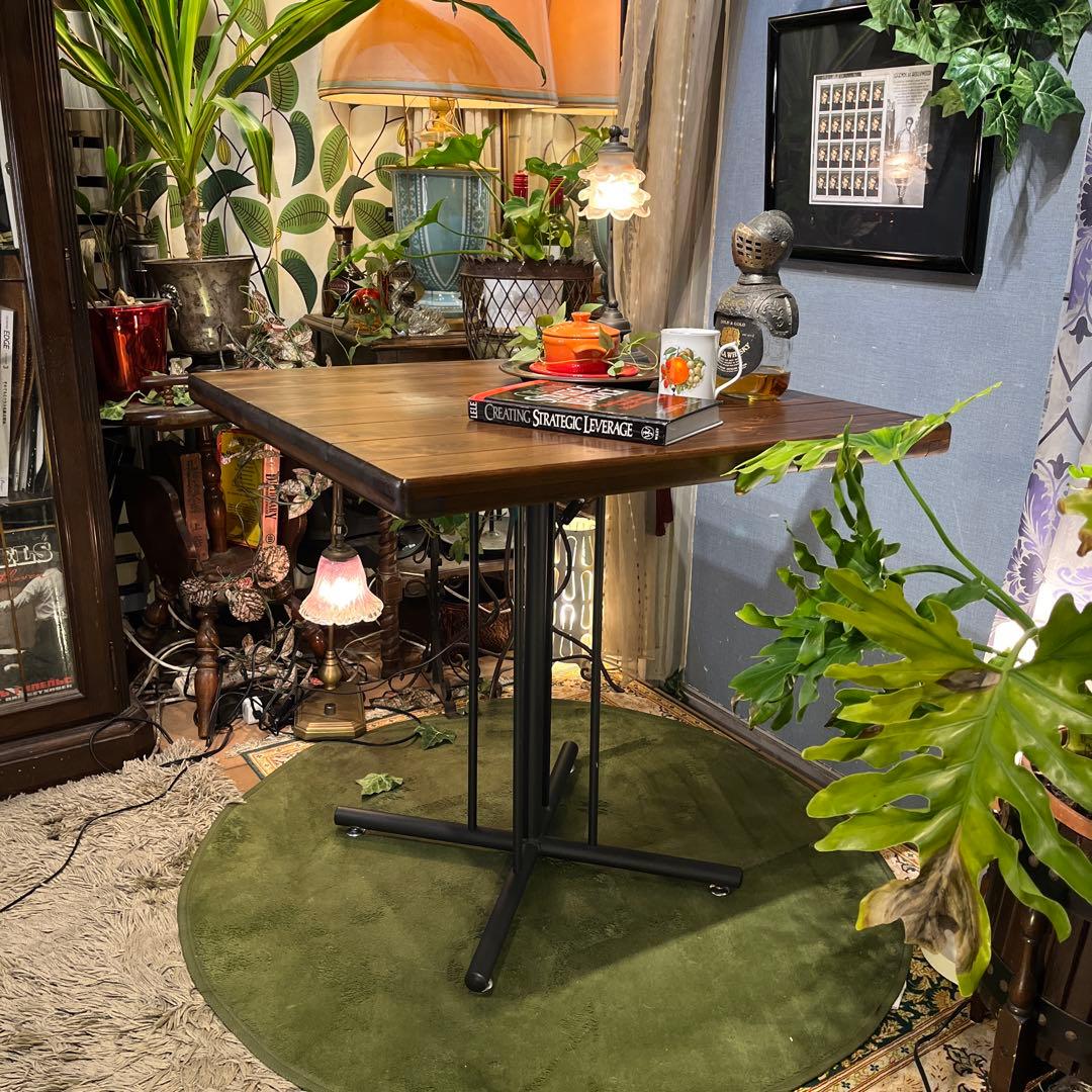 インダストリアル系　ヴィンテージ　オールドパイン　コンパクトダイニングテーブル