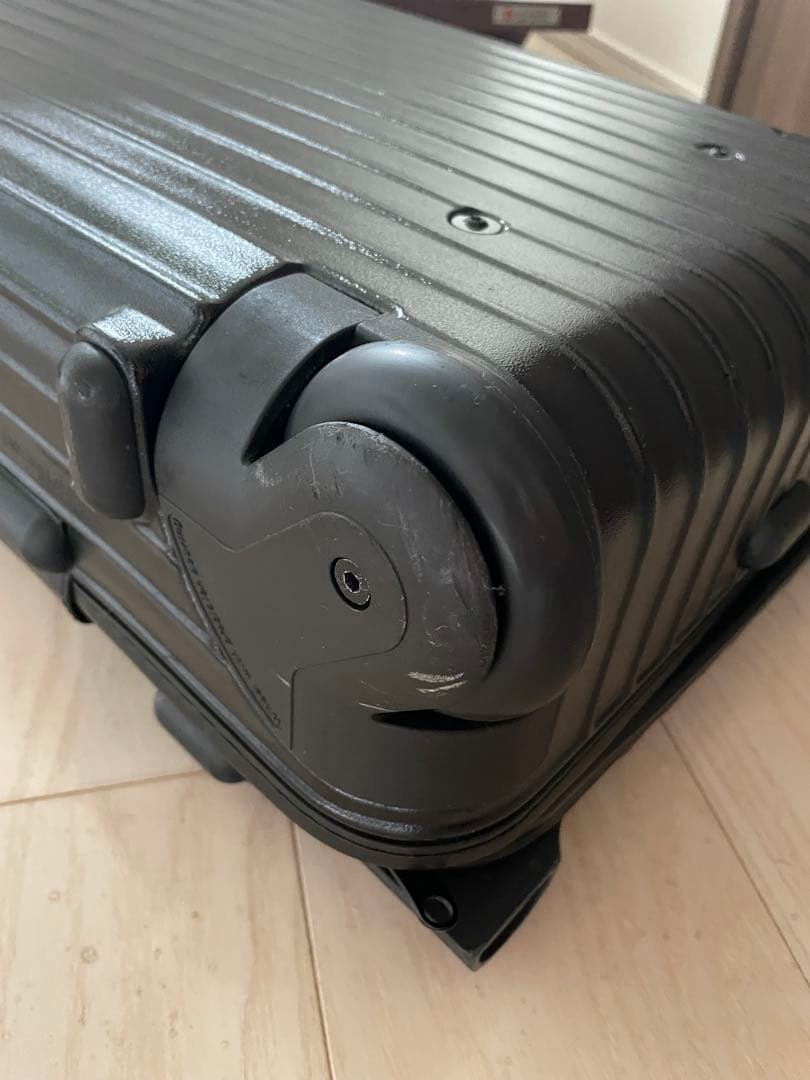リモワ★サルサ機内持込み 35L ブラック 2輪TSAロック ★静音ホイール付