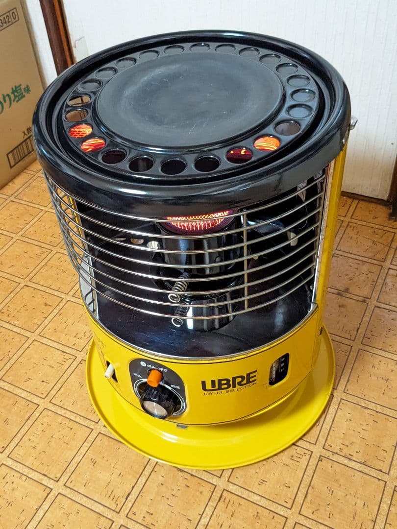 シャープ.HSR-23E石油ストーブ、昭和レトロ。