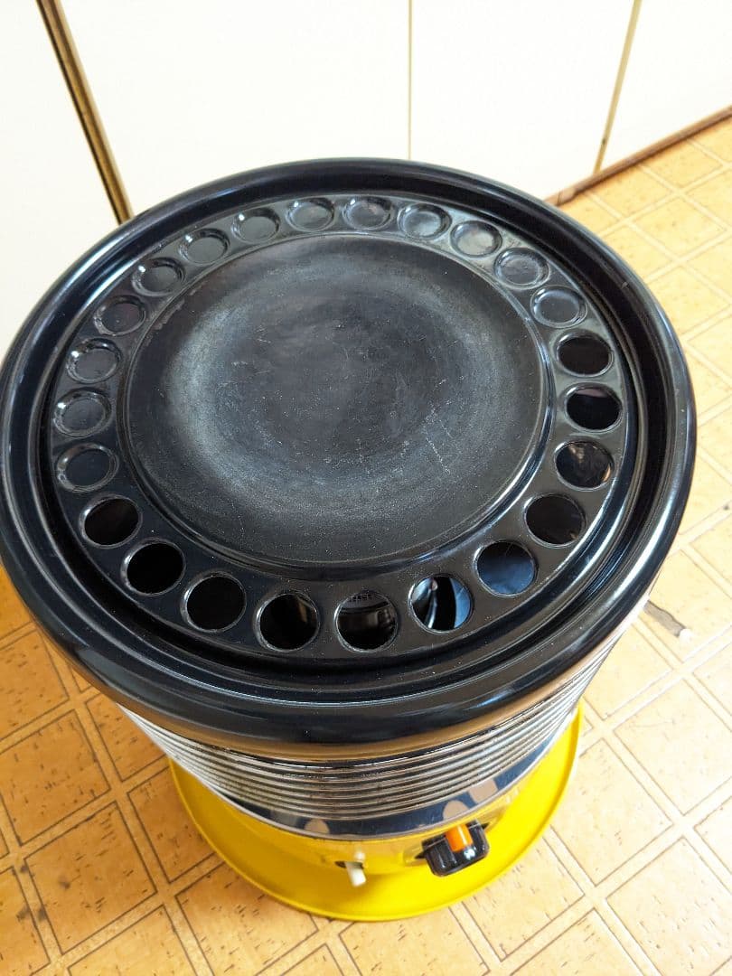 シャープ.HSR-23E石油ストーブ、昭和レトロ。