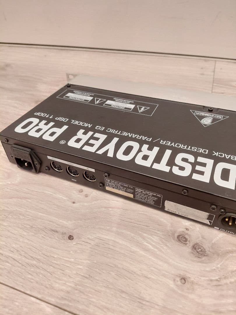 BEHRINGER FEEDBACK DESTROYER 「DSP 1100P」