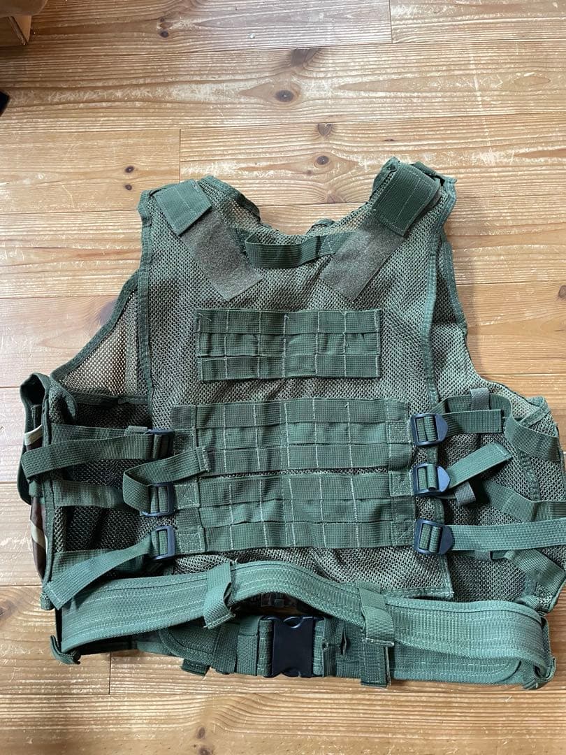 サバゲー　タクティカルベスト　狩猟ベスト