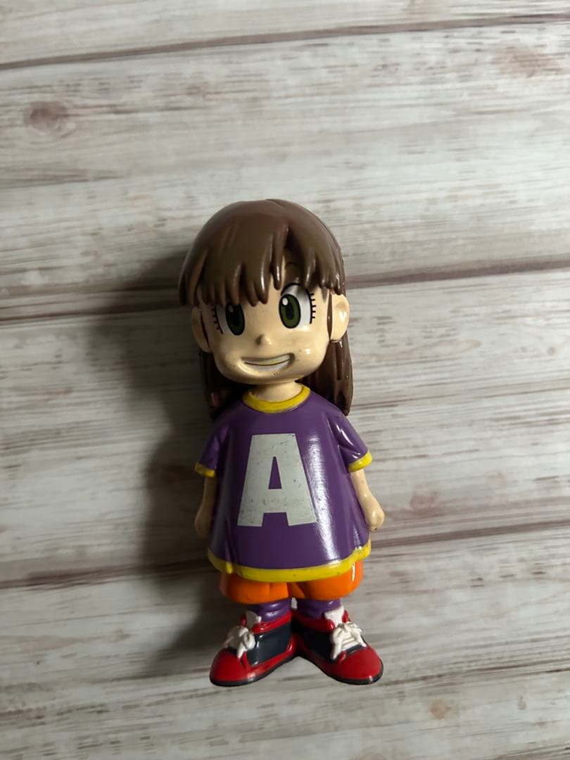 アラレちゃん　フィギュア 帽子・眼鏡付き