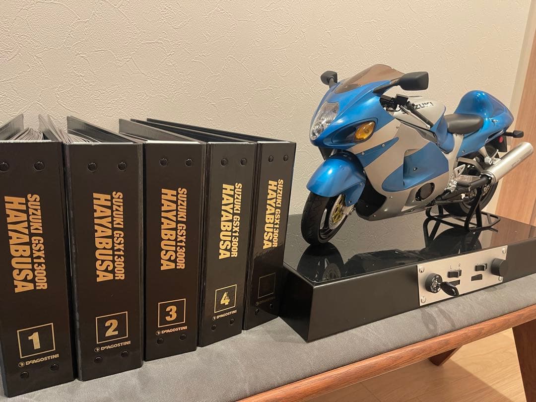 デアゴスティーニ SUZUKI GSX-1300R隼 完成品 塗装 全80号