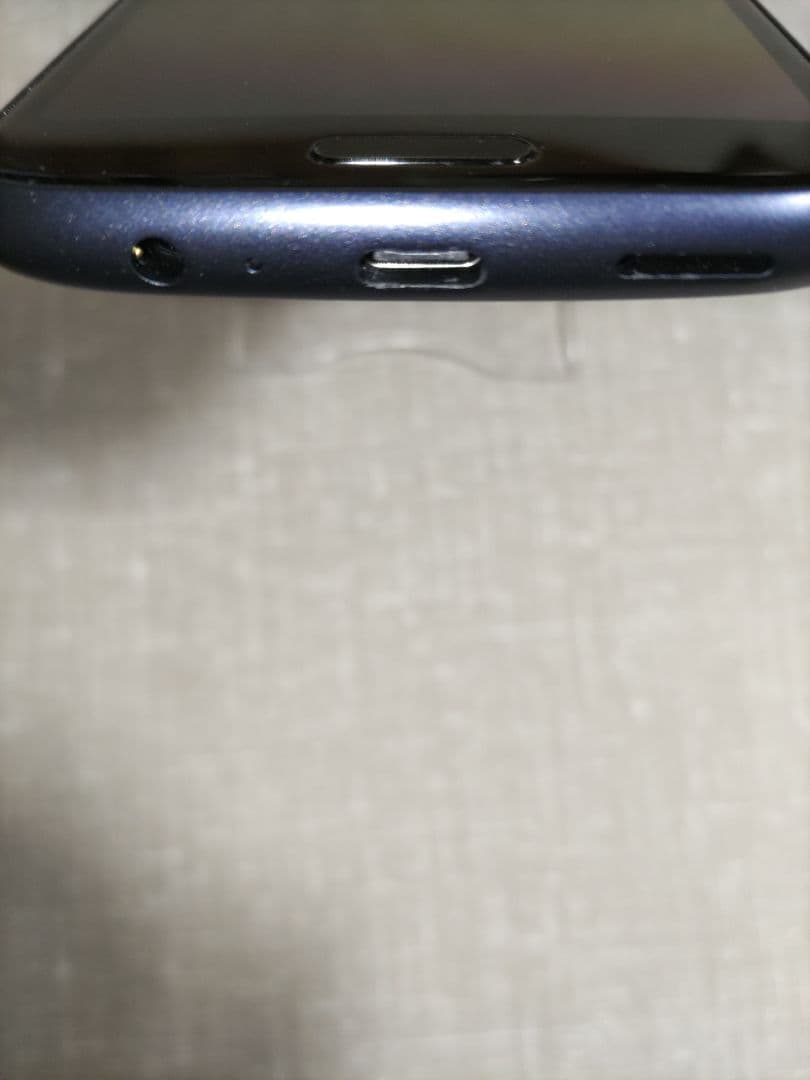 美品 らくらくスマートフォン F-53E ネイビー 新品ケース、フィルム付き