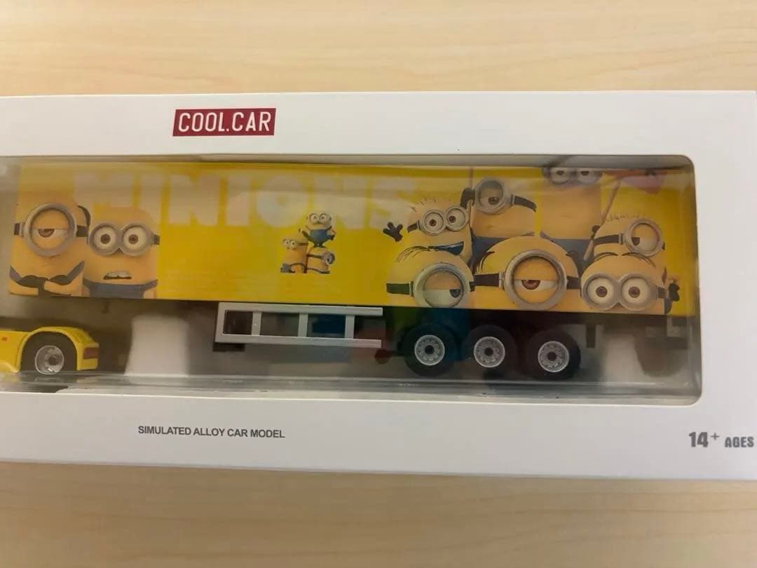 COOL CAR ミニオン トレーラー 1:64