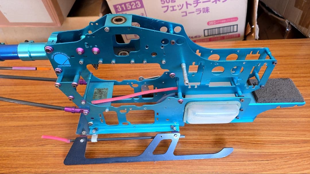 ヒロボーシャトル30用 アルミフレーム+Carbonパーツ